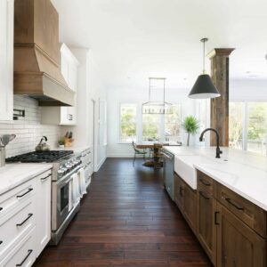 Farmhouse White Shaker Kitchen Cabinet with Island